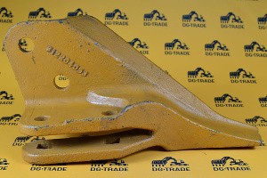 Боковой зуб заднего ковша правый Komatsu 42N-812-1230 Боковой зуб заднего ковша правый Komatsu 42N-812-1230